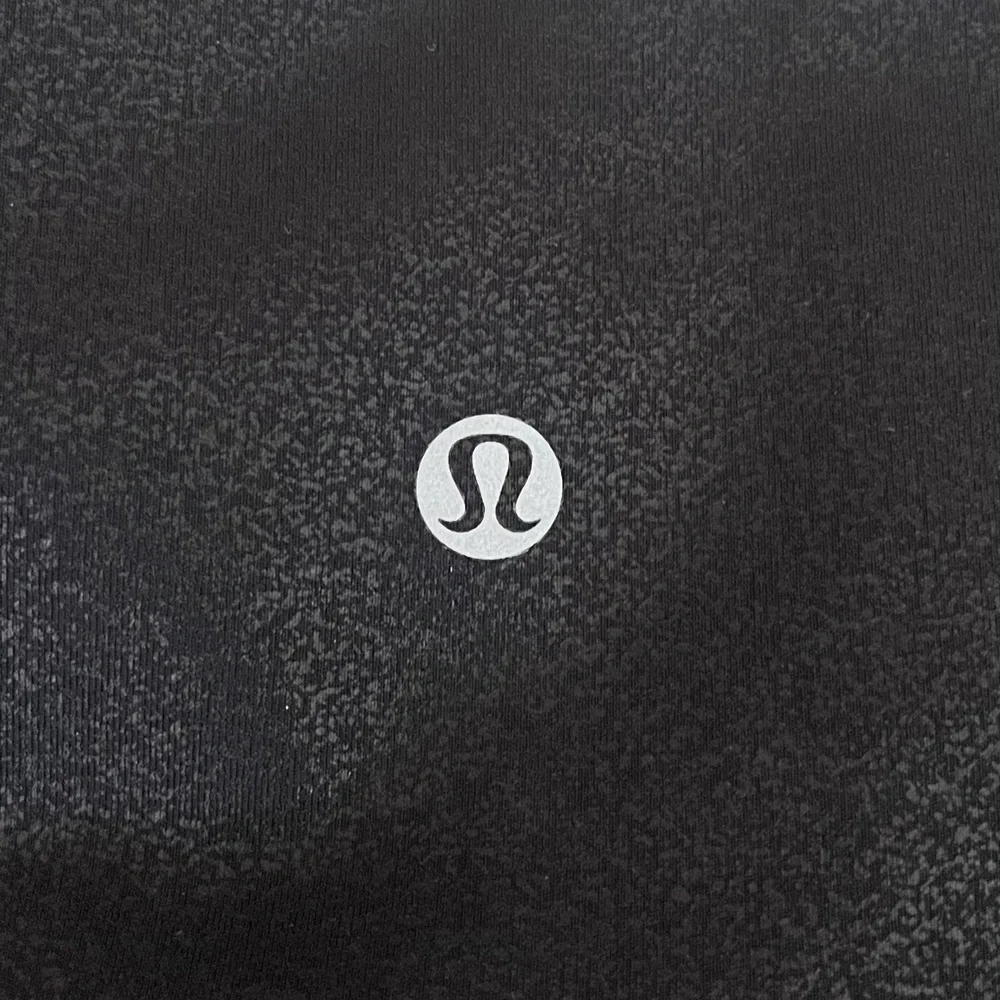 {Lululemon} Wunder Under High-Rise Tight 28" Leggings in Foil Print Black - 6 - Picture 7 of 11